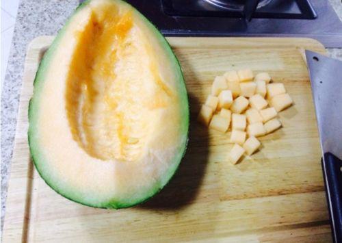 吃太多哈密瓜会不会拉肚,腹泻风险解析